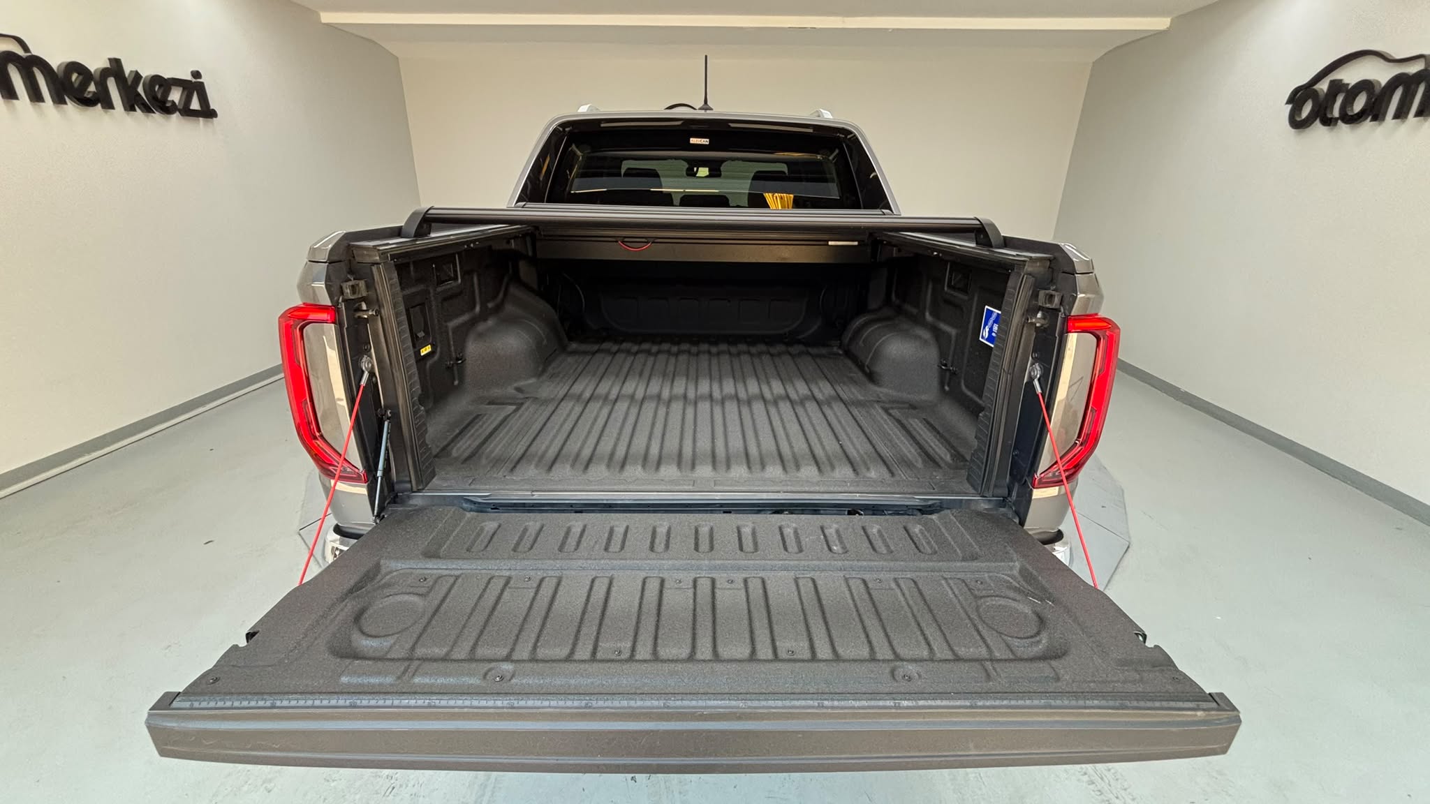 VOLKSWAGEN AMAROK 12